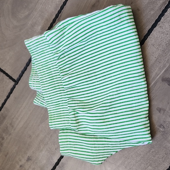 Shorts - Picture 3 of 3